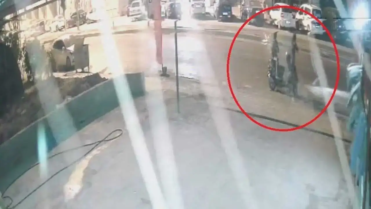 Hatay’da Oto Yıkamacıya Pompalı Saldırı Kameraya Yansıdı! 2